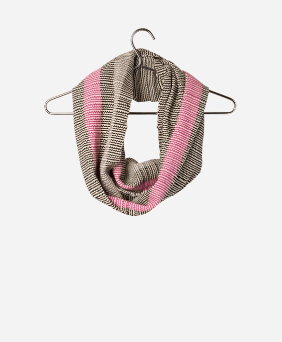 sc168aa-catalina-infinity-scarf-hanger-z